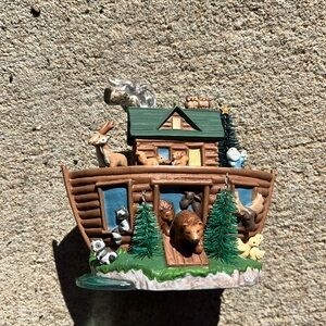 2008 Noah’s Arc Hallmark Ornament